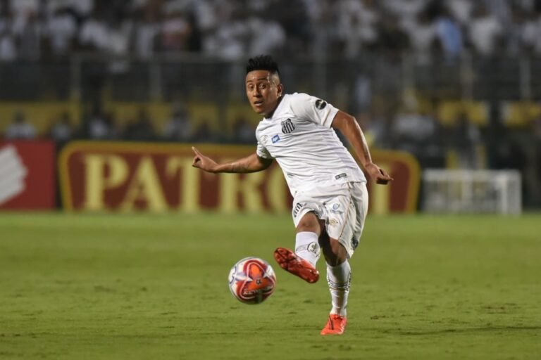 Sem propostas, Cueva deve se apresentar para tentar apagar o ano horrível de 2019