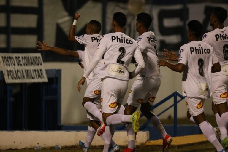 Santos estreia com goleada na Copinha