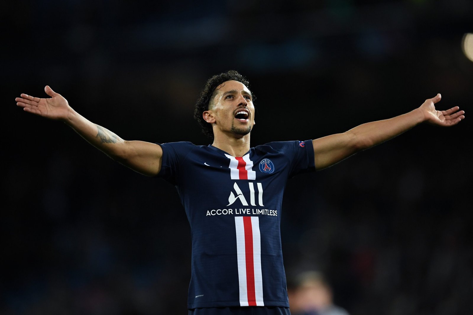 Marquinhos acerta renovação