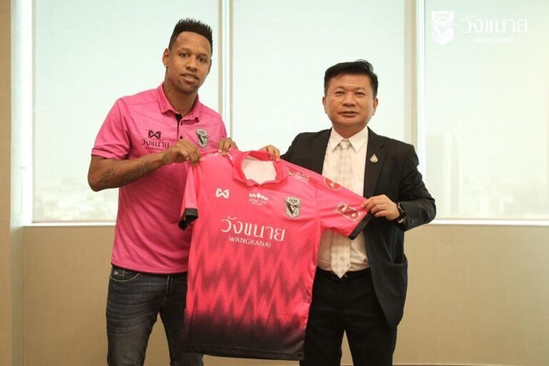 Chainat Hornbill anuncia a contratação do atacante André Luis (ex-Atlético Goianiense)