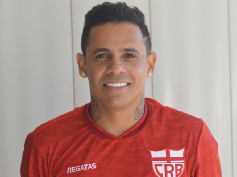 Elton acerta com o Al Wehda e quer título saudita nesta temporada