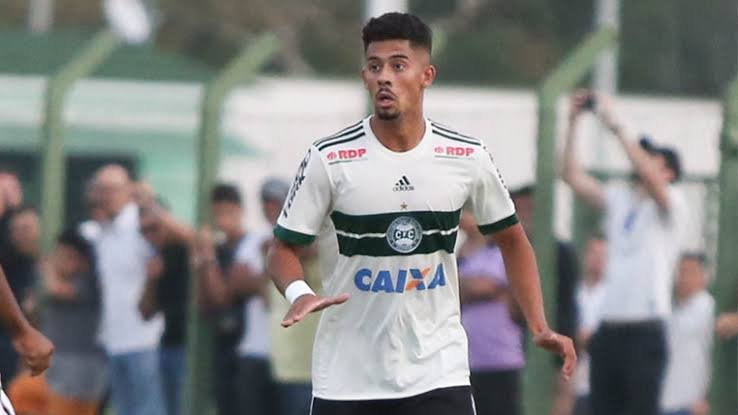 Emprestado pelo Coritiba, lateral Vinicius Araujo valoriza oportunidade no Concórdia: “Feliz e motivado”