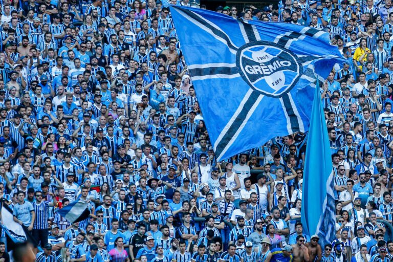 Segue-se a novela de reforços: Pedro, Caio Henrique, Vanderlei e Pity Martínez são nomes especulados dentro do clube gremista