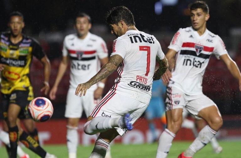 Com gosto de derrota: O polêmico empate no Morumbi