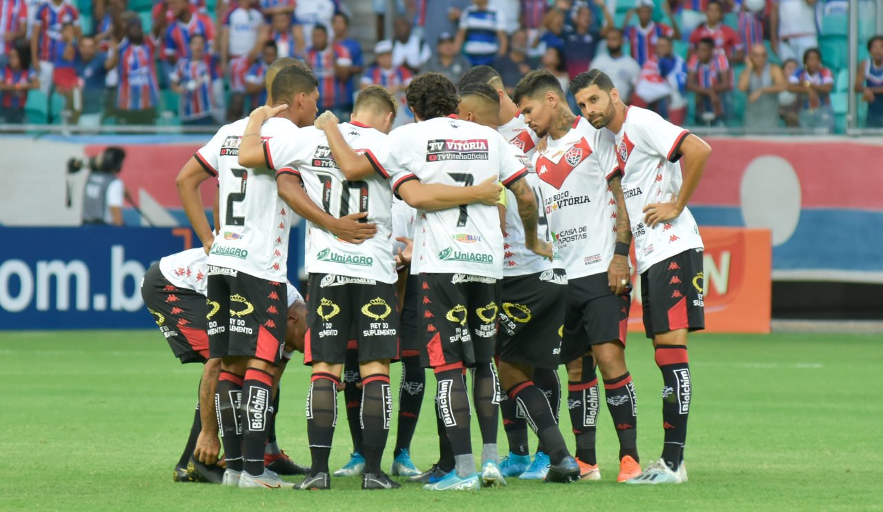 Vitória tem mudanças no time titular