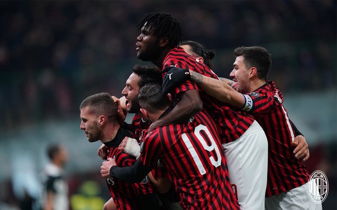 Com polêmica, Milan e Juventus empatam no San Siro