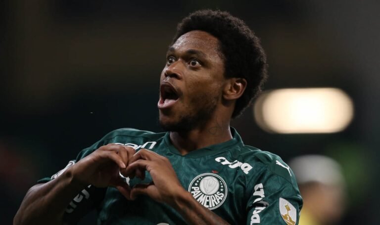 Com Hat-Trick de Luiz Adriano verdão vence segundo jogo na Libertadores