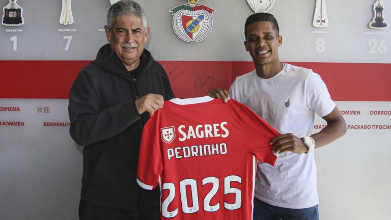 Benfica confirma a compra do meia Pedrinho