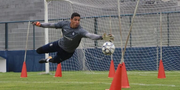 Remo faz sua primeira partida oficial no Baenão em 2020, contra o Carajás, no centésimo jogo de Vinícius