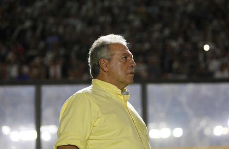 Diretoria banca, e Abel Braga seguirá como treinador do Vasco