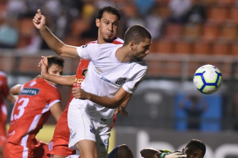 Se um vai embora, a BASE sempre oferece outro na Vila