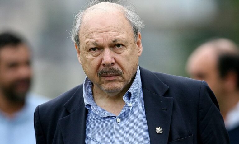 Santos deve ter até 30% de corte no salário