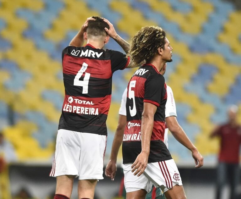 Flamengo atrasa pagamento de parcela por Léo Pereira