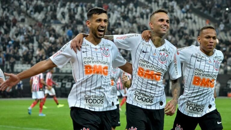Corinthians se prepara para a volta do futebol