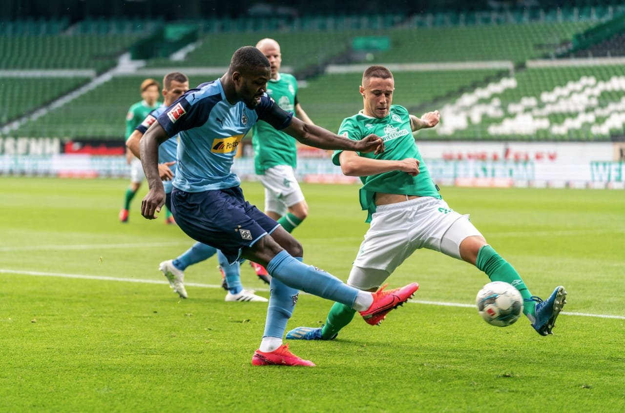Borussia Mönchengladbach empata mas consegue entrar na zona de classificação para Champions