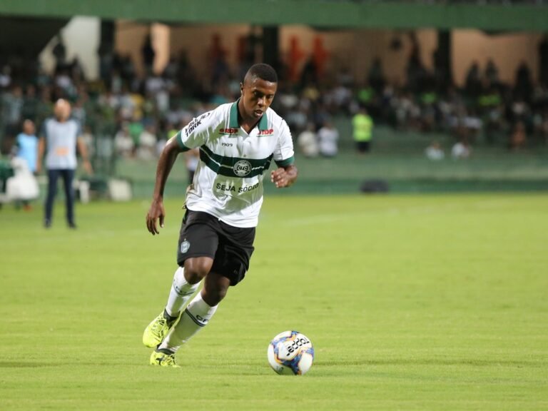 Iago Dias retorna ao Coritiba após empréstimo “relâmpago”