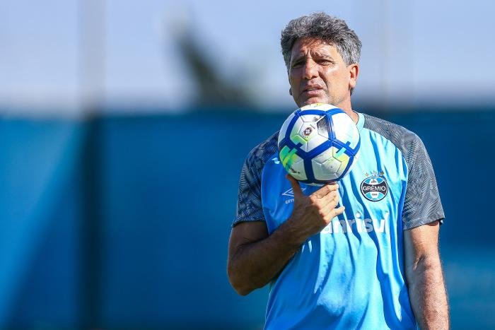 Renato Gaúcho avalia treinos do Grêmio