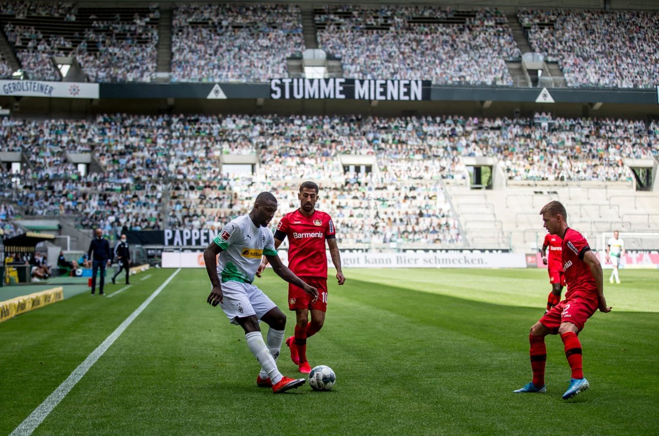Bayer Leverkusen derrota Borussia Mönchengladbach no Borussia-Park