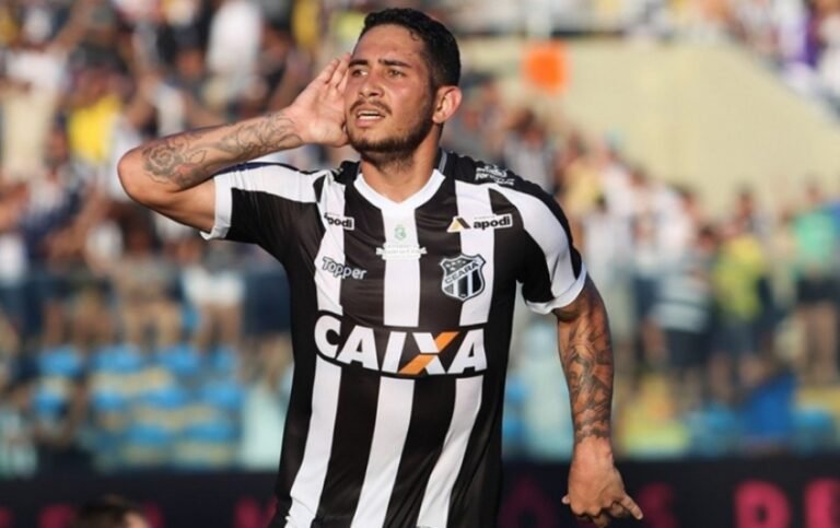 Leandro Carvalho testa positivo para coronavírus e vai desfalcar Ceará nos treinamentos