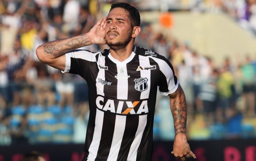Leandro Carvalho testa positivo para coronavírus e vai desfalcar Ceará nos treinamentos