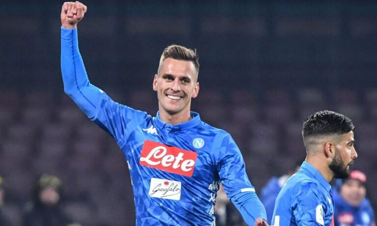 Cinco clubes da Europa buscam a contratação de Milik, do Napoli