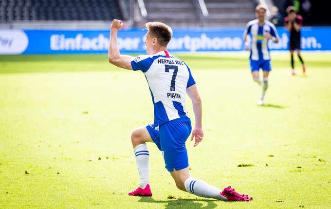 Hertha Berlin supera Augsburg e já sonha com G-6