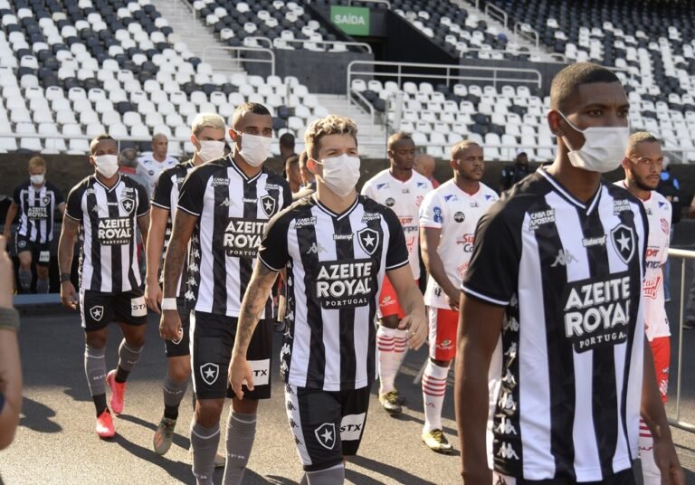 Ainda sem expectativa de retorno aos treinos, Botafogo atrasa quase três meses de salários