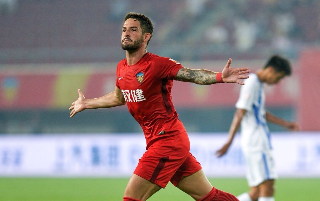 Tianjin Tianhai, ex-time de Pato e Luxemburgo, decreta falência