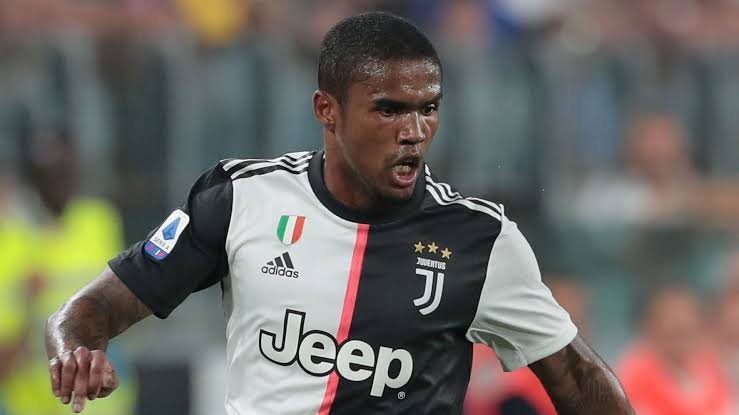 Atlético de Madrid quer a contratação de Douglas Costa