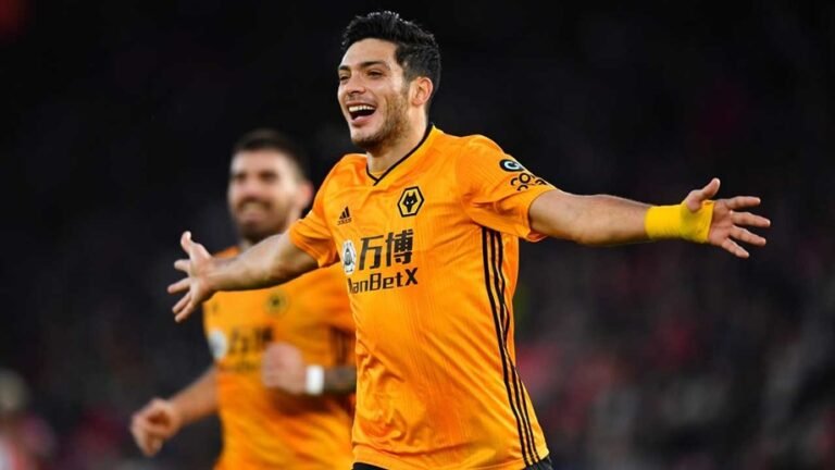Juventus projeta colocar dois nomes em troca de atacante do Wolverhampton