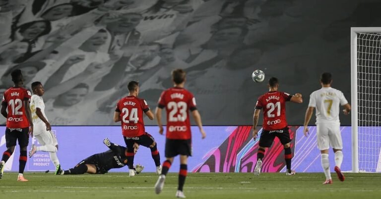 Com formação ousada Real Madrid vence e assume a ponta do Campeonato Espanhol