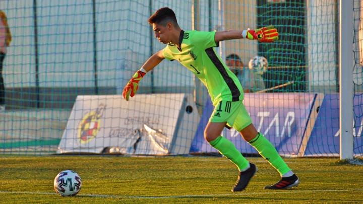 Real Madrid contrata jovem goleiro do Rayo Vallecano