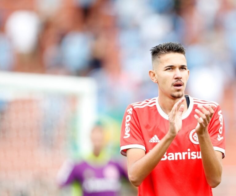zagueiro renova inter