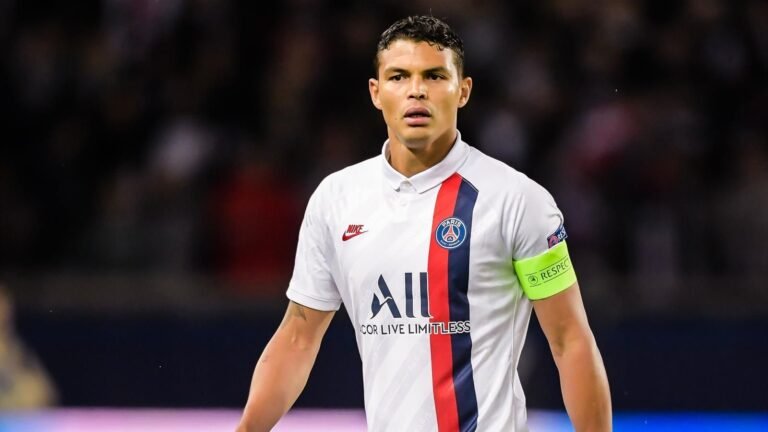 com Thiago Silva