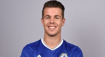 Chelsea renova Marco Van Ginkel por mais uma temporada