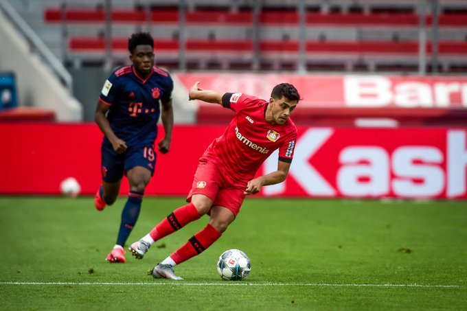 Bayer Leverkusen toma 4 gols em casa e é derrotado por líder Bayern