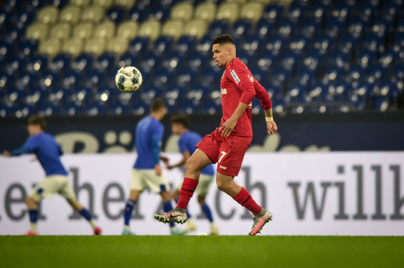 Leverkusen empata em partida contra o Schalke