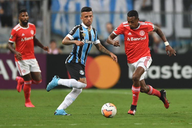 Prefeito de Porto Alegre libera treinos de Grêmio, Inter e São José