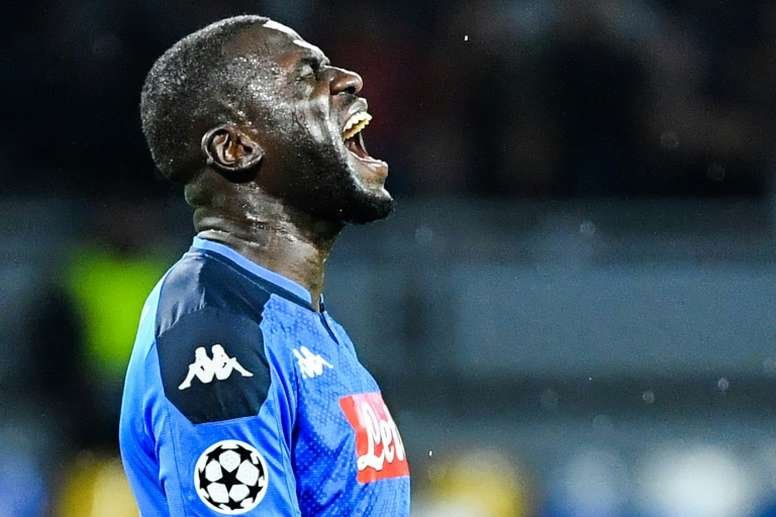 Napoli busca reposição a possível saída de Koulibaly