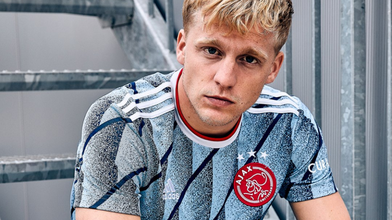 Ajax apresenta sua nova e diferenciada camisa para 2020-21