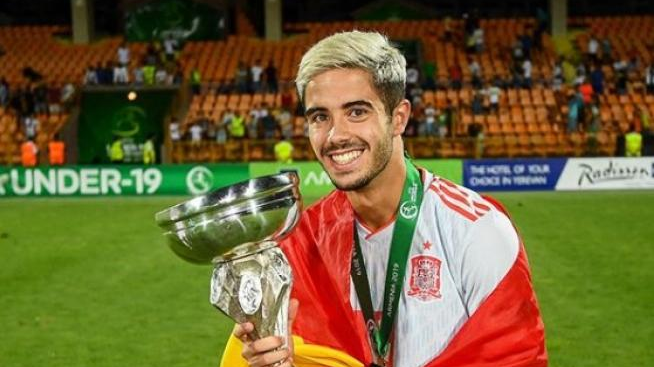 Barcelona acerta renovação de grande promessa do clube