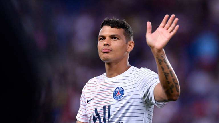 Lyon monitora o brasileiro Thiago Silva