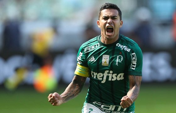 Palmeiras pode receber proposta do futebol árabe por Dudu