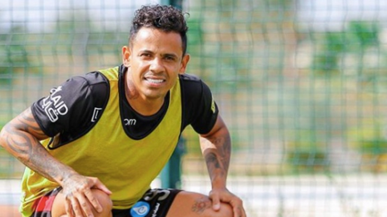 Com mais de duzentas partidas no Mundo Árabe, Eltinho foca em aumentar números na região e quer título do Árabe esse ano