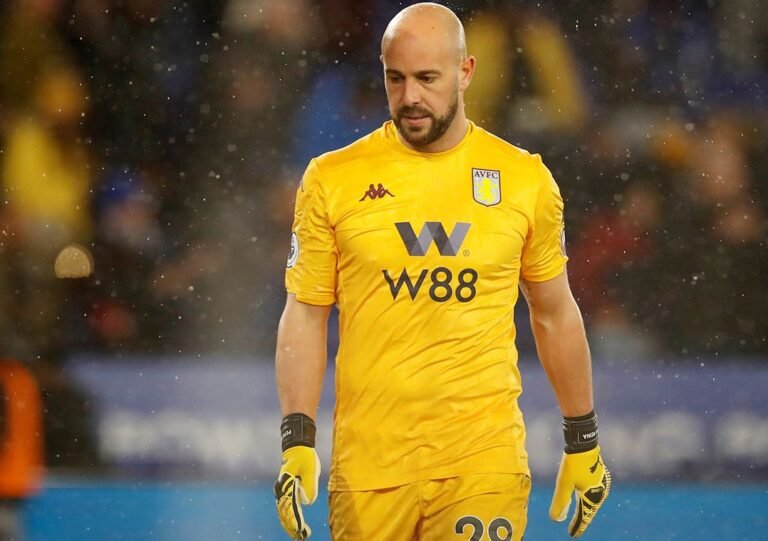 Após publicação polêmica, Pepe Reina divulga carta de retratação nas redes sociais