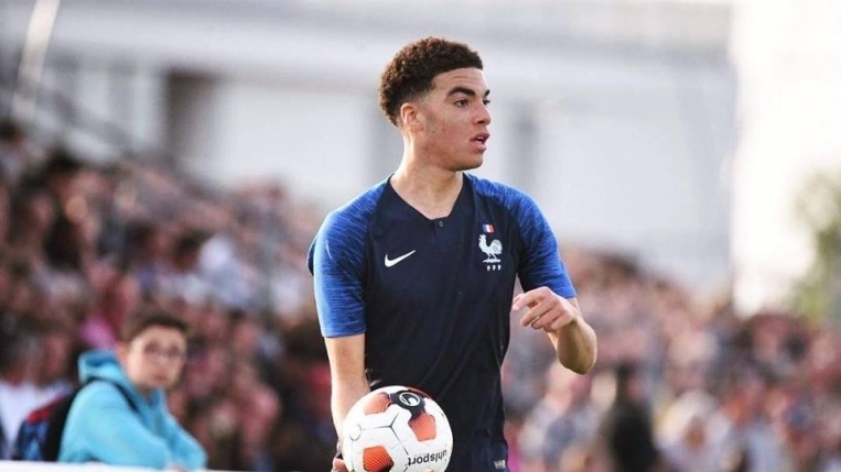 Juventus acerta com Félix Nzouango Bikien