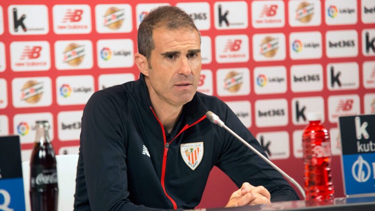 Athletic Bilbao anuncia renovação de contrato com o treinador Gaizka Garitano