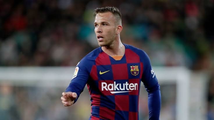 Fechado com a Juve, Arthur começa a se despedir do elenco do Barcelona