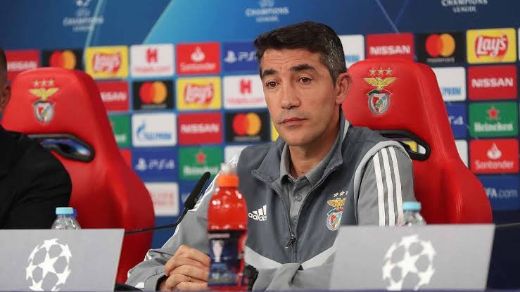 Após mais uma derrota, treinador do Benfica pede demissão