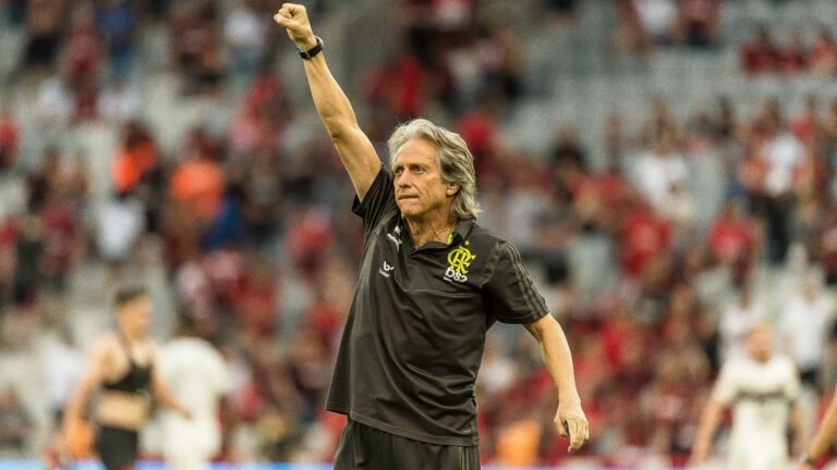 Jesus atende a Nação: treinador renova com o Flamengo até 2021